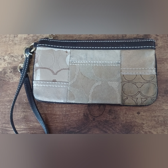 Vintage Coach signature monogram patchwork convertible wristlet wallet
